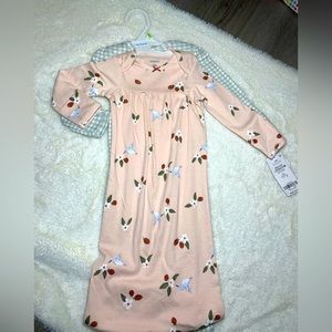 Carter’s baby girl 2 pack of sleeper gowns